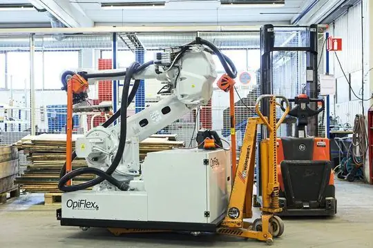 Сразу готов к использованию: мобильный робот от Opiflex перемещается на подходящую рабочую станцию в серийном грузовике, где он постоянно закрепляется и подключается к ранее установленной платформе Сразу готов к использованию: мобильный робот от Opiflex перемещается на подходящую рабочую станцию в серийном грузовике, где он постоянно закрепляется и подключается к ранее установленной платформе
