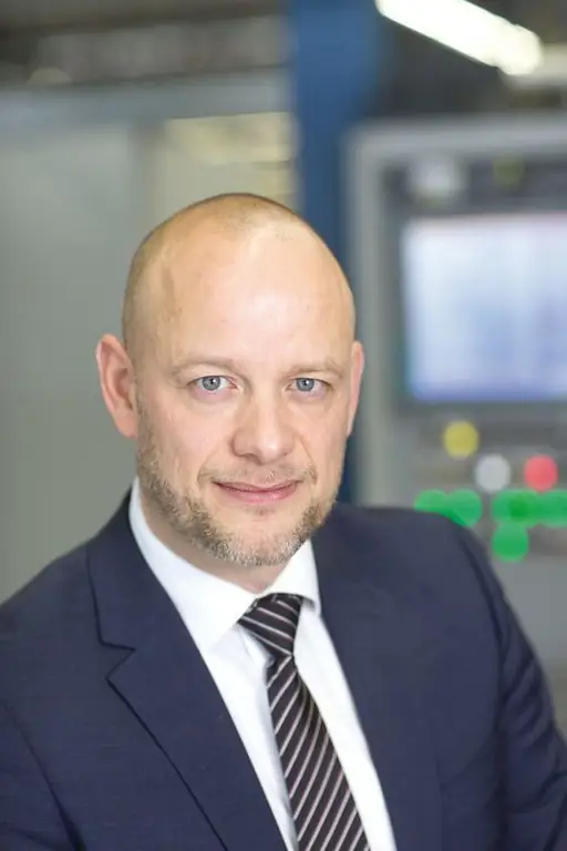 «Повышенная термостойкость окупается более длительным сроком службы», - говорит Томас Пиккемаат, коммерческий директор завода в Виндсбахе и менеджер по продукции для приводной техники в Хелукабель