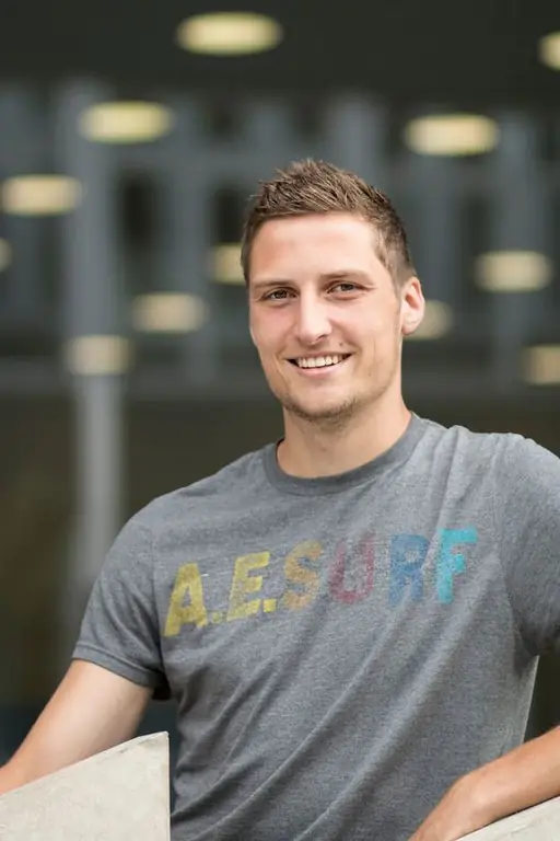 Выпускник FH Питер Петцольд