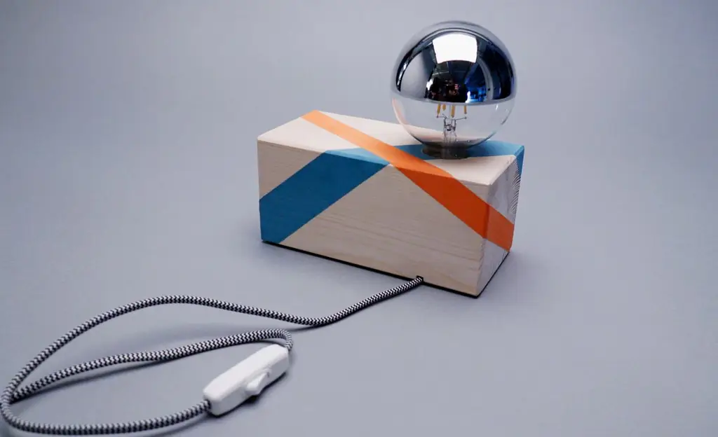 Построить настольную лампу