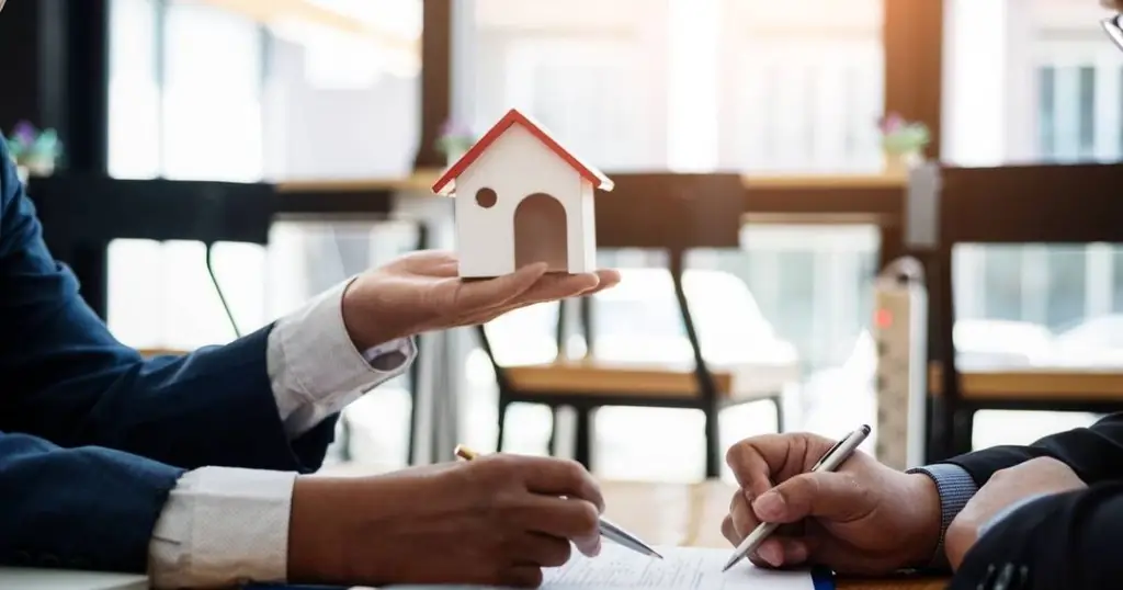 Обещание продажи у нотариуса: какой прок ?