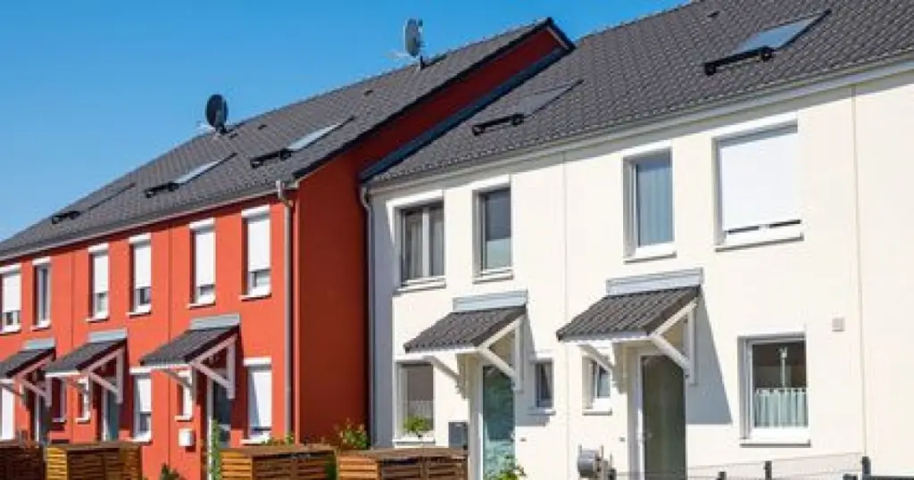 Сколько взять в долг на строительство или покупку недвижимости ?