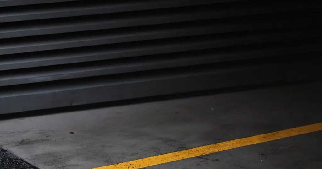 Какое напольное и настенное покрытие для гаража ?