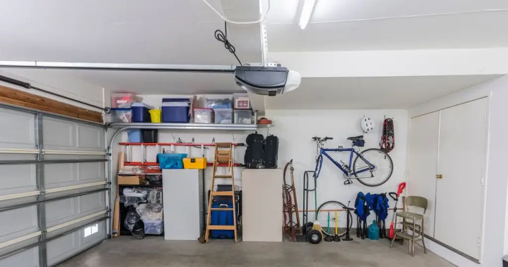 Какие виды хранения в гараже ?