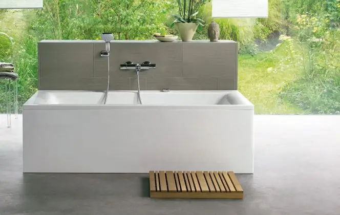 Прямоугольная акриловая ванна. &copy; Идеал Стандарт