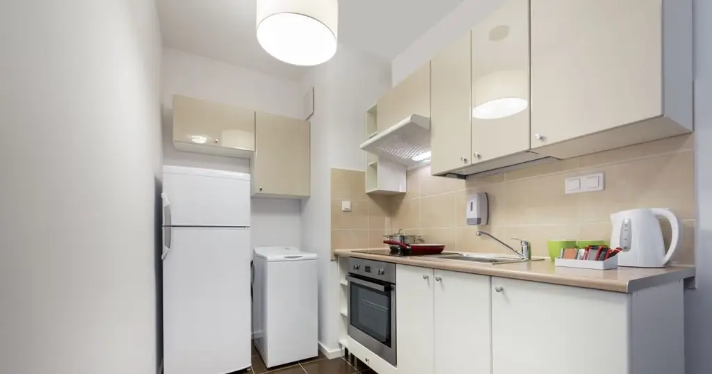 Кухня типа «кухонька»: как правильно ее выбрать ?