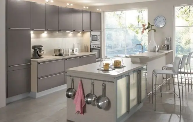 Наша подборка самых красивых кухонь с островом &copy; Cuisine Plus