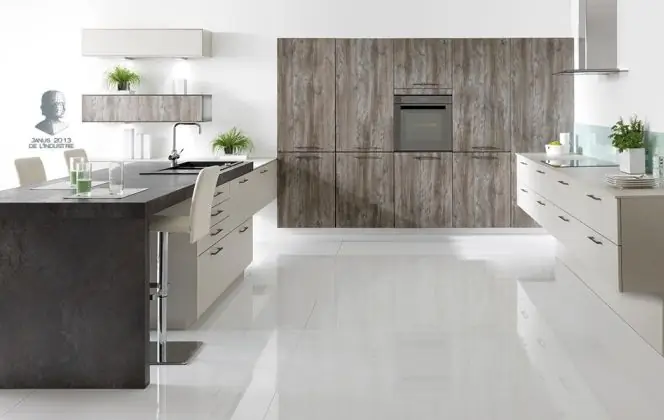 Кухня с островом от Cuisines Schmidt &copy; Cuisines Schmidt