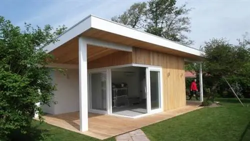 Милый маленький летний домик