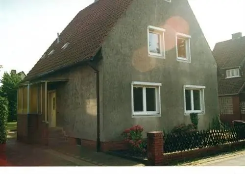 Неряшливый старый дом в Modern Marvel