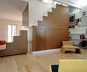 Двухуровневая квартира в Турине с открытым и привлекательным новым интерьером