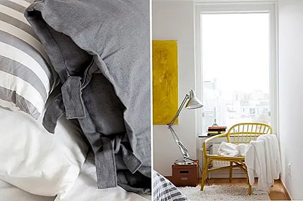 Здесь также есть подходящий желтый стул, и он образует то, что кажется читающим уголком. Стратегически расположенное рядом с окном, это удобное место для чтения использует естественный свет. Гибкая лампа там, когда солнце не вокруг.