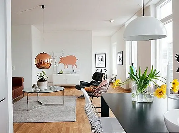 Помимо подвесного света, в комнате не так много цвета. Исключением будет тот необычный облик, который будет отображаться на белом фоне. Это просто показывает, что очень простые вещи могут иметь большое влияние при правильном использовании.