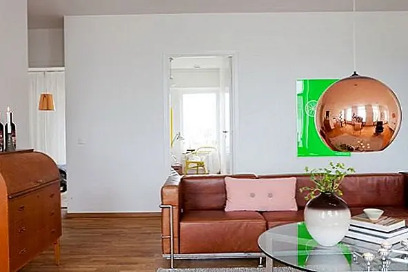 Однако в комнате есть еще более привлекательный элемент. Мы говорим об этой ярко окрашенной зеленой части, которая, безусловно, является неожиданным элементом. Это, однако, довольно освежает.