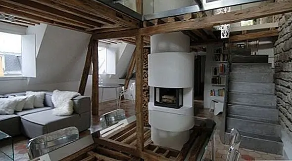 Очаровательный дуплекс 18-го века, отремонтированный на площади Мадлен