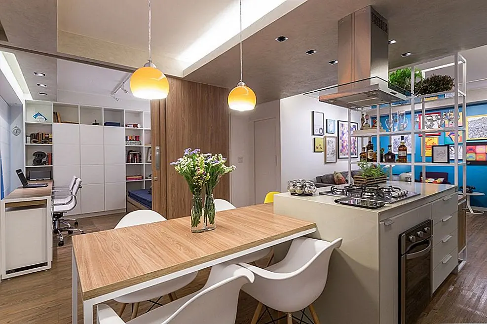 Liquid Apartment Remodel Естественно смешивает все его пространства