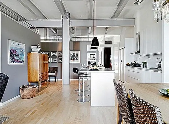 Промышленный стиль квартиры на шестом этаже