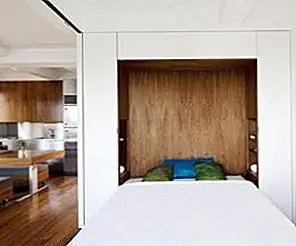 Крошечная однокомнатная квартира с оригинальными дизайнерскими решениями