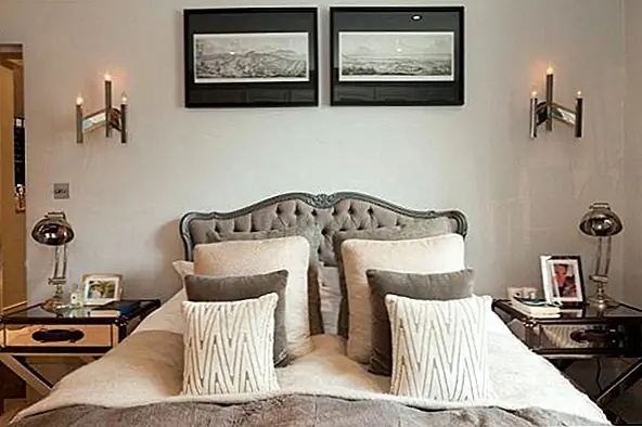 Более того, эта прекрасная квартира имеет деревянные балки, которые придают ей традиционный вид, выполненный современной мебелью, создавая эклектичную атмосферу. Он также имеет открытую планировку, где вы можете увидеть многофункциональную кухню, столовую и жилую площадь. В этой приемной есть все, что вам может понадобиться, и даже больше.