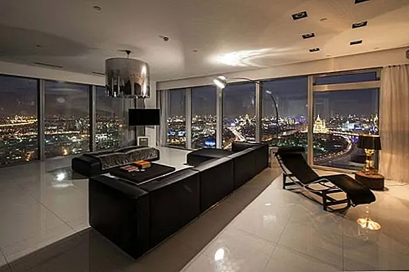 Минималистская квартира в Москве с захватывающим панорамным видом