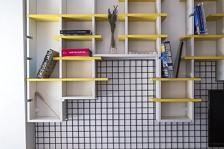 Все двери, кроме комнат из спальни и ванной, были удалены, и был создан план открытого этажа. В ссылках кухня, столовая, жилая площадь и даже домашний офис, хотя некоторые из этих пространств являются полу-частными и определяются стенами. В каждом номере есть отдельная палитра цветов. В гостиной есть синий акцент, офис отделан черным и желтым, а в спальне зеленые детали.