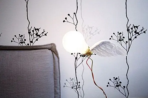 Вы не можете ошибиться с открытой крылатой лампой лампочки, не так ли? (Ответ: Нет. Ты не можешь.)