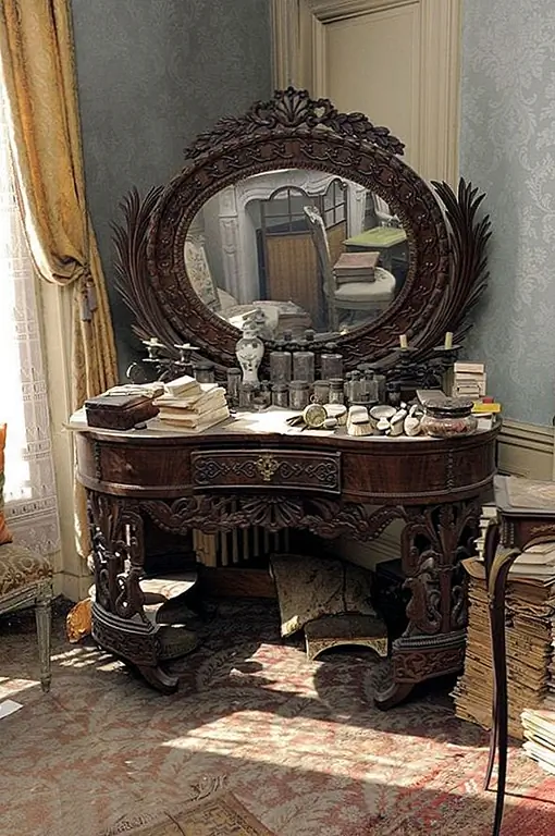 Как вы можете себе представить, пространство, оставшееся без изменений в течение стольких лет, удивительно. Быть внутри - это как войти в старую картину и увидеть своими глазами, как жизнь была в прошлом. Все в нем подлинное.