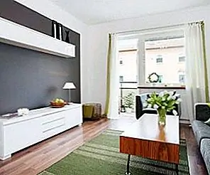 Стильная небольшая квартира с большим количеством пространства для хранения