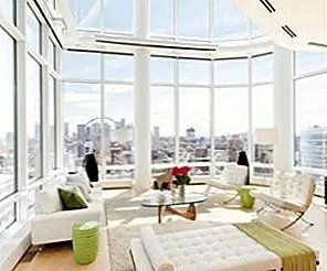 Роскошный двухуровневый пентхаус в городе, который никогда не спит