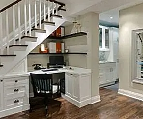 Как эффективно добавить хранилище под лестницей