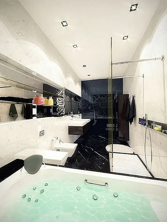 Черная и белая комбинация придает редкую элегантность, а предметы мебели - это выражение стиля, класса и уникальности. Люстры, их инкрустации, светильники оживляют комнаты, в то время как предметы искусства подчеркивают красоту впечатляющего пространства, которое трудно забыть, если вы его видите. Смесь барокко и современности делает эту роскошную квартиру уникальной, место мечты!