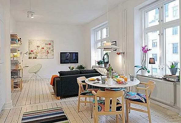 Хорошо спланированная небольшая квартира с привлекательным дизайном интерьера