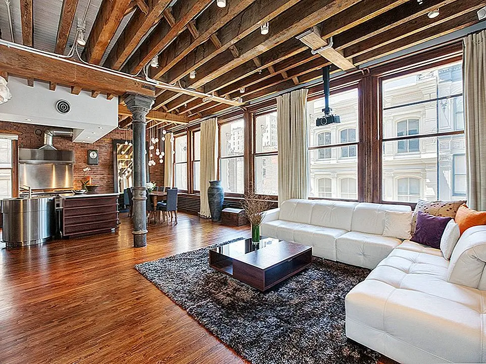 Дерево и кирпич добавляют традиционный дизайн в роскошный лофт Soho