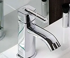 3 роскошных смесителя для ванной комнаты Swarovski