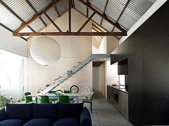 В 2003 году здание было выведено на рынок. В тот же период один из владельцев решил инвестировать в проект, который предоставил возможность разработать более компактный и эффективный способ жить. Это еще один способ взглянуть на концепцию «больше лучше».