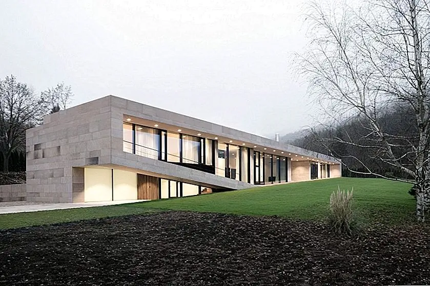 Современный камень в Болгарии