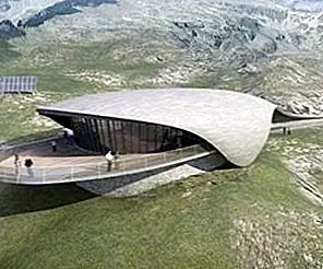 Удивительная Cobra, как солнечное здание от Zechner & Zechner