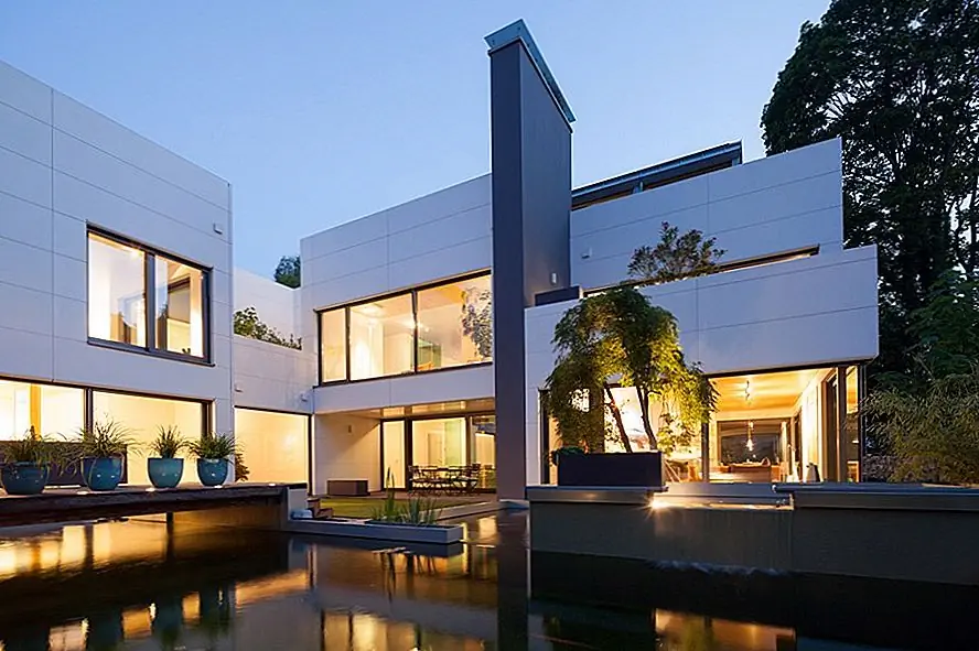 Резиденция Bauhaus Style Enclosing Восхитительный сад: Вилла Визе в Берлине