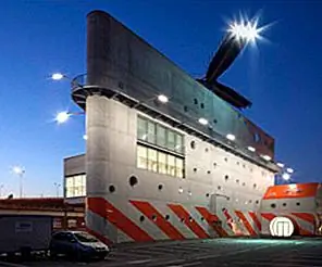 Динамический дизайн здания - Париж, Центр формирования RATP по архитектуре Стефана Мопина