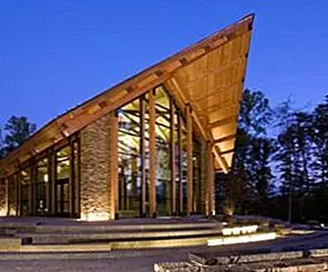 Современная часовня в Вирджинии