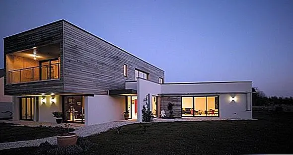Современная резиденция Maison P + C в Индре, Франция