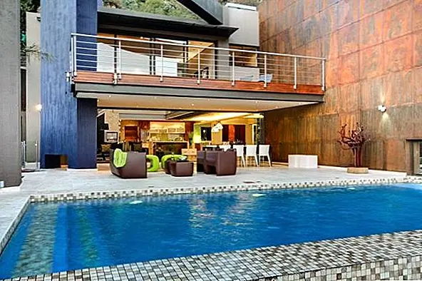 Современный изощренный южноафриканский дом