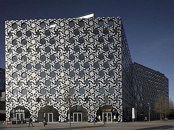 Современный университетский дизайн: здание Колледжа Равенсборн в Лондоне