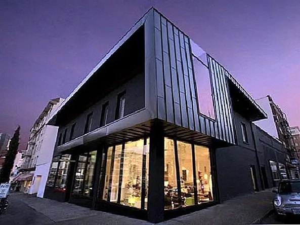 Модное современное здание в Портленде, штат Орегон