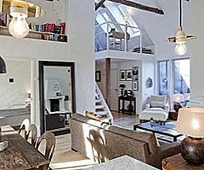 Просторный пентхаус в Сёдермальме с видом на озеро