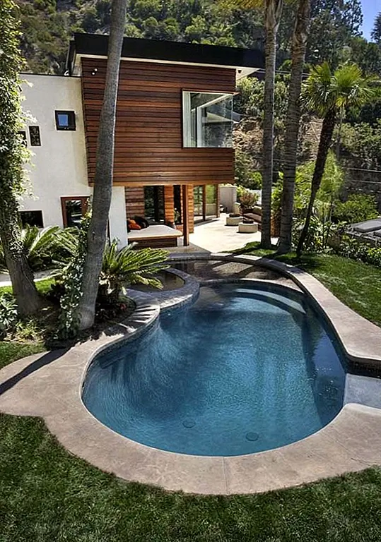 Слияние азиатских влияний и современной архитектуры: резиденция в Западном Голливуде