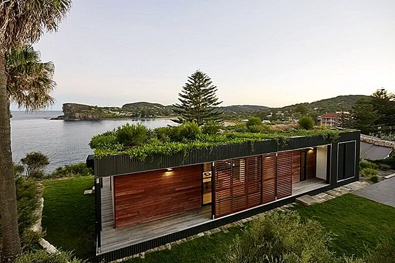 Зеленая крыша показывает устойчивую жизнь на австралийском побережье