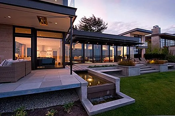 Современный дом H-образный образ жизни на обрыве с видом на озеро Вашингтон