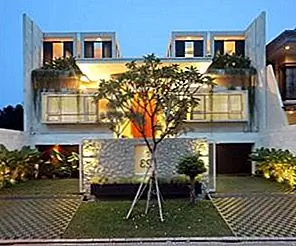 Статический дом в Джакарте от TWS & Partners