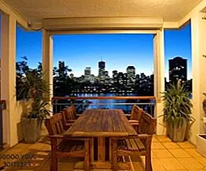 Сложная квартира со стилем ар-деко и захватывающим видом